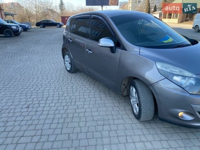 Сірий Рено Сценік, об'ємом двигуна 1.5 л та пробігом 302 тис. км за 5450 $, фото 1 на Automoto.ua