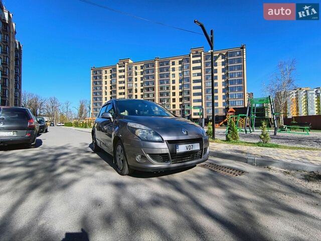 Сірий Рено Сценік, об'ємом двигуна 1.5 л та пробігом 240 тис. км за 6899 $, фото 1 на Automoto.ua