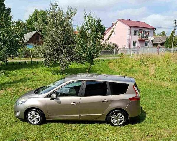 Сірий Рено Сценік, об'ємом двигуна 1.46 л та пробігом 300 тис. км за 6499 $, фото 1 на Automoto.ua