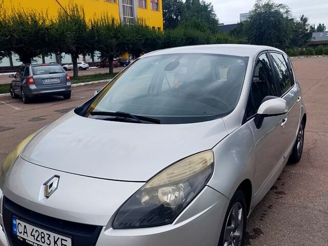 Сірий Рено Сценік, об'ємом двигуна 1.5 л та пробігом 275 тис. км за 6200 $, фото 1 на Automoto.ua
