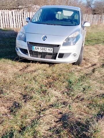 Сірий Рено Сценік, об'ємом двигуна 1.6 л та пробігом 243 тис. км за 12000 $, фото 1 на Automoto.ua