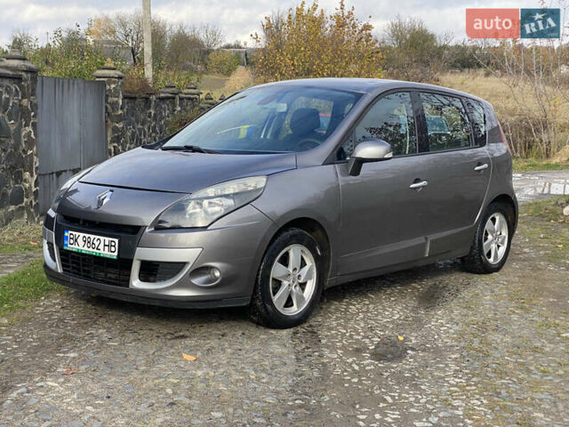 Рено Сценик 2011 в Ровно на Automoto.ua Серый Рено Сценик, объемом двигателя 1.5 л и пробегом 317 тыс. км за 6500 $, фото 1 на Automoto.ua