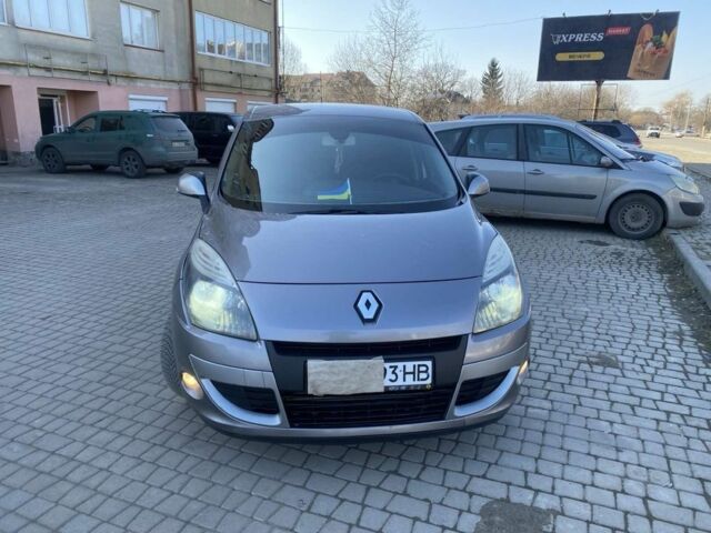 Серый Рено Сценик, объемом двигателя 1.5 л и пробегом 302 тыс. км за 5450 $, фото 1 на Automoto.ua