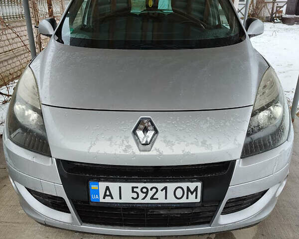 Серый Рено Сценик, объемом двигателя 1.6 л и пробегом 217 тыс. км за 6400 $, фото 1 на Automoto.ua