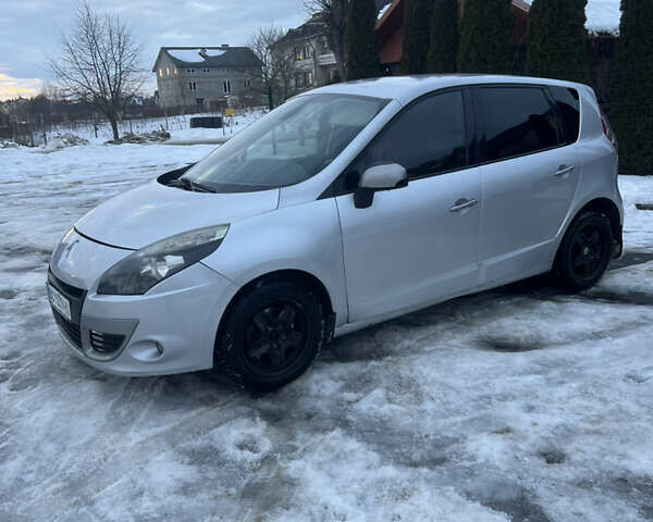 Серый Рено Сценик, объемом двигателя 1.46 л и пробегом 399 тыс. км за 4900 $, фото 1 на Automoto.ua