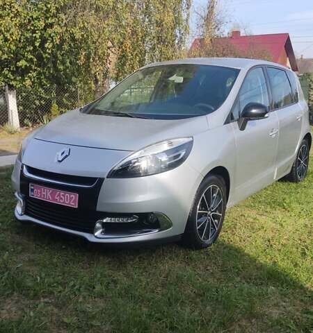 Серый Рено Сценик, объемом двигателя 1.46 л и пробегом 221 тыс. км за 7700 $, фото 1 на Automoto.ua