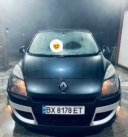 Серый Рено Сценик, объемом двигателя 1.46 л и пробегом 250 тыс. км за 7200 $, фото 1 на Automoto.ua