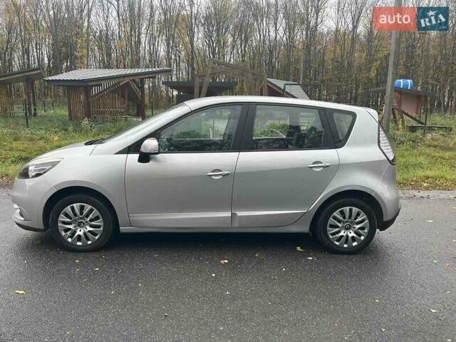 Рено Сценік 2012 у Красилове на Automoto.ua Сірий Рено Сценік, об'ємом двигуна 1.46 л та пробігом 202 тис. км за 7900 $, фото 1 на Automoto.ua