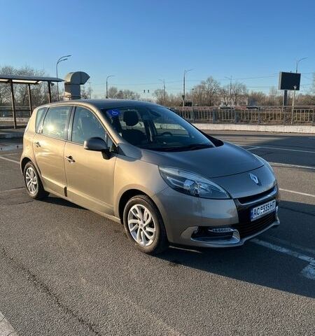 Серый Рено Сценик, объемом двигателя 1.46 л и пробегом 201 тыс. км за 9000 $, фото 1 на Automoto.ua