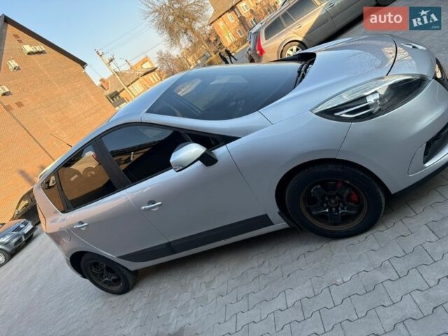 Серый Рено Сценик, объемом двигателя 1.46 л и пробегом 305 тыс. км за 6300 $, фото 1 на Automoto.ua