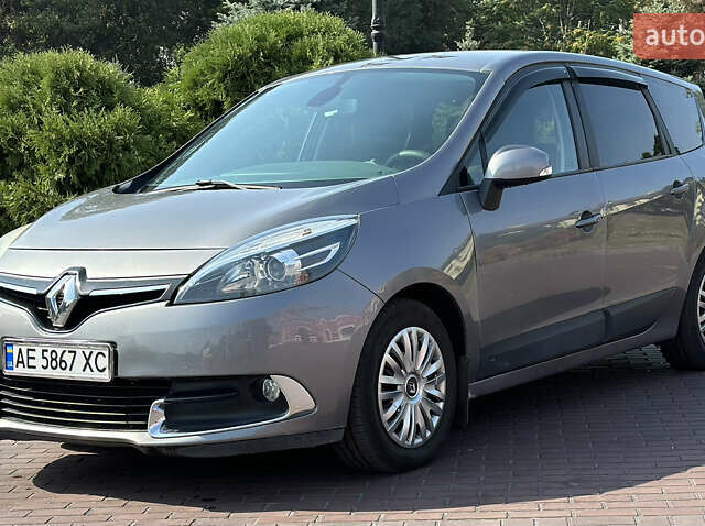 Серый Рено Сценик, объемом двигателя 1.5 л и пробегом 259 тыс. км за 8500 $, фото 1 на Automoto.ua