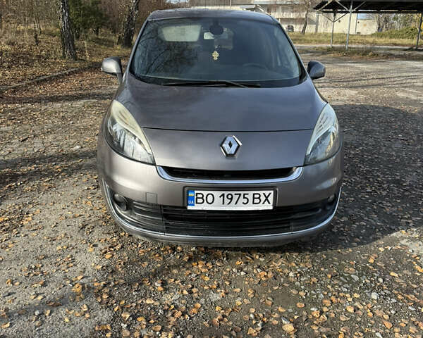Серый Рено Сценик, объемом двигателя 1.46 л и пробегом 289 тыс. км за 7799 $, фото 1 на Automoto.ua