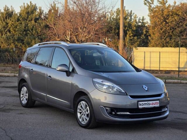 Сірий Рено Сценік, об'ємом двигуна 1.5 л та пробігом 179 тис. км за 10799 $, фото 1 на Automoto.ua