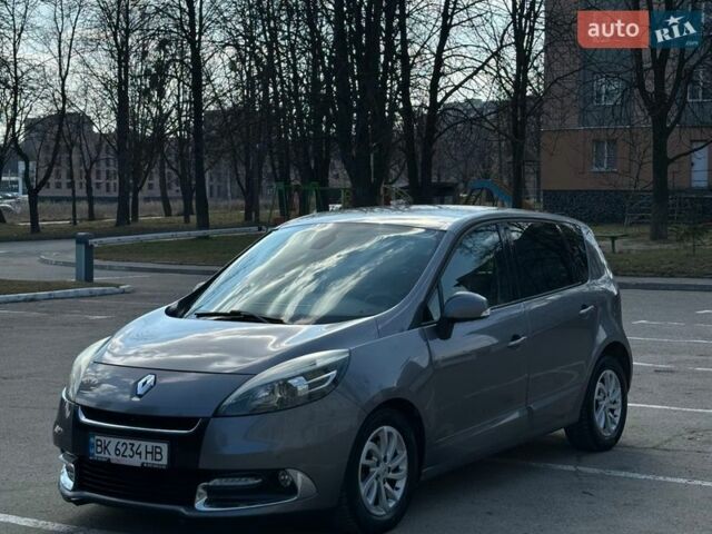 Сірий Рено Сценік, об'ємом двигуна 1.5 л та пробігом 219 тис. км за 7750 $, фото 1 на Automoto.ua
