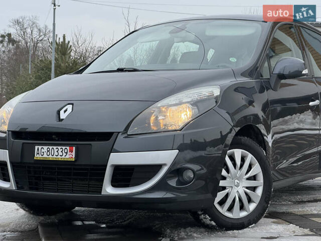 Сірий Рено Сценік, об'ємом двигуна 1.4 л та пробігом 94 тис. км за 7499 $, фото 1 на Automoto.ua