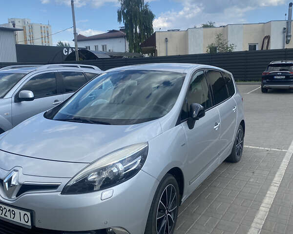 Серый Рено Сценик, объемом двигателя 1.5 л и пробегом 238 тыс. км за 9400 $, фото 1 на Automoto.ua