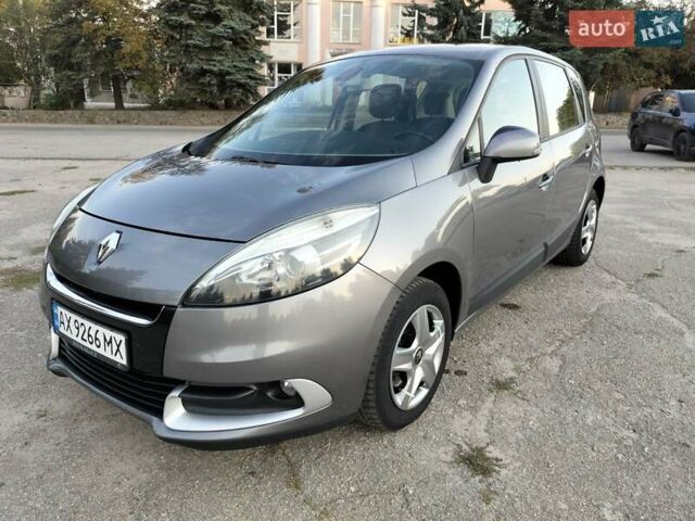 Сірий Рено Сценік, об'ємом двигуна 1.5 л та пробігом 235 тис. км за 8000 $, фото 1 на Automoto.ua