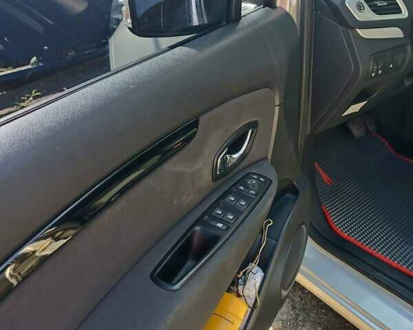 Сірий Рено Сценік, об'ємом двигуна 1.46 л та пробігом 124 тис. км за 10500 $, фото 1 на Automoto.ua
