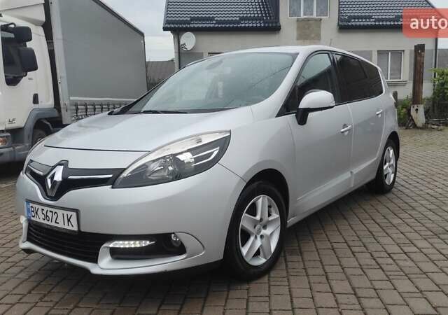 Серый Рено Сценик, объемом двигателя 1.46 л и пробегом 220 тыс. км за 8999 $, фото 1 на Automoto.ua