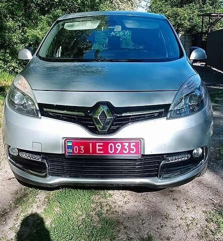 Серый Рено Сценик, объемом двигателя 1.46 л и пробегом 166 тыс. км за 10300 $, фото 1 на Automoto.ua