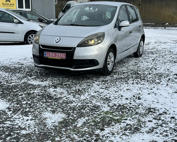 Сірий Рено Сценік, об'ємом двигуна 1.5 л та пробігом 246 тис. км за 7600 $, фото 1 на Automoto.ua