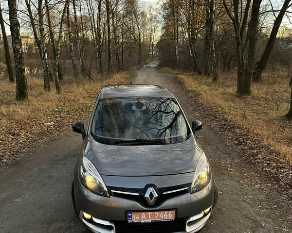 Серый Рено Сценик, объемом двигателя 1.5 л и пробегом 264 тыс. км за 9300 $, фото 1 на Automoto.ua