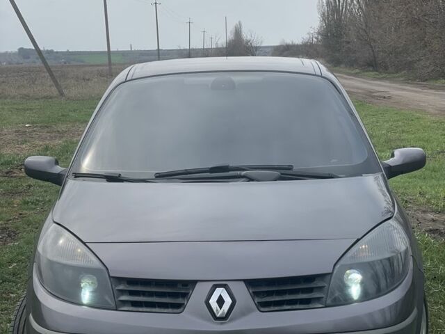 Серый Рено Сценик, объемом двигателя 2 л и пробегом 95 тыс. км за 3100 $, фото 1 на Automoto.ua