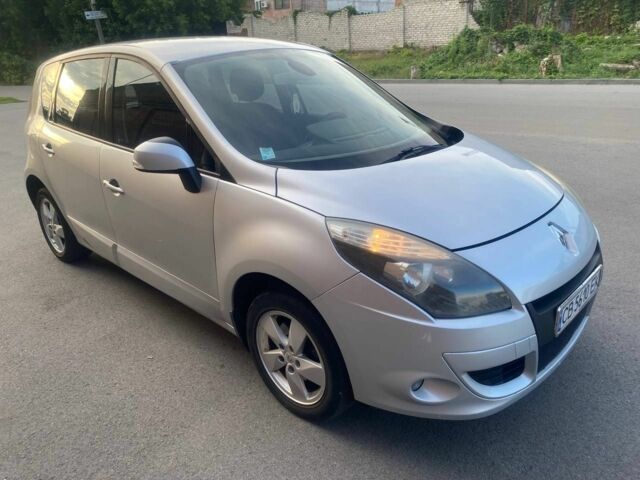 Рено Сценик 2009 в Чернигове на Automoto.ua Серый Рено Сценик, объемом двигателя 1.5 л и пробегом 240 тыс. км за 6300 $, фото 1 на Automoto.ua