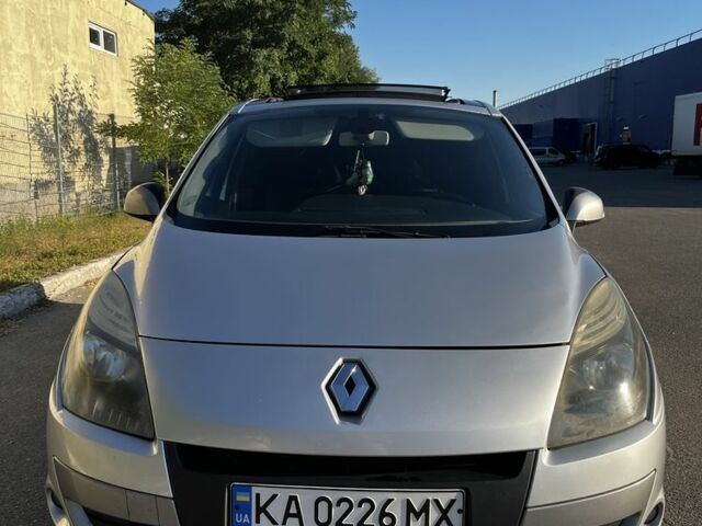 Серый Рено Сценик, объемом двигателя 1.6 л и пробегом 305 тыс. км за 6500 $, фото 1 на Automoto.ua