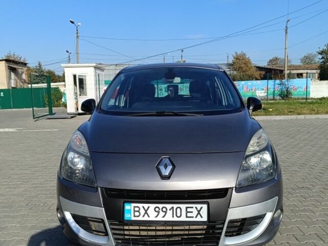 Серый Рено Сценик, объемом двигателя 1.6 л и пробегом 300 тыс. км за 6700 $, фото 1 на Automoto.ua