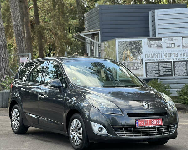 Рено Сценик 2009 в Виннице на Automoto.ua Синий Рено Сценик, объемом двигателя 1.9 л и пробегом 218 тыс. км за 7600 $, фото 1 на Automoto.ua