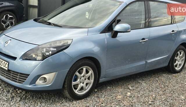 Рено Сценик 2010 в Львове на Automoto.ua Синий Рено Сценик, объемом двигателя 1.4 л и пробегом 179 тыс. км за 7800 $, фото 1 на Automoto.ua