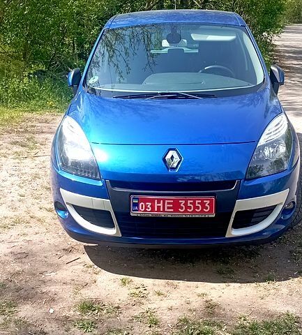 Рено Сценик 2011 в Белой Церкве на Automoto.ua Синий Рено Сценик, объемом двигателя 1.5 л и пробегом 199 тыс. км за 8500 $, фото 1 на Automoto.ua