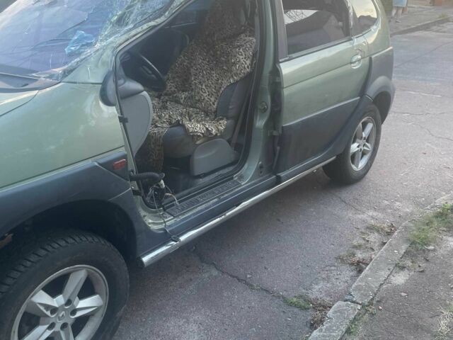 Зеленый Рено Сценик, объемом двигателя 2 л и пробегом 280 тыс. км за 900 $, фото 1 на Automoto.ua