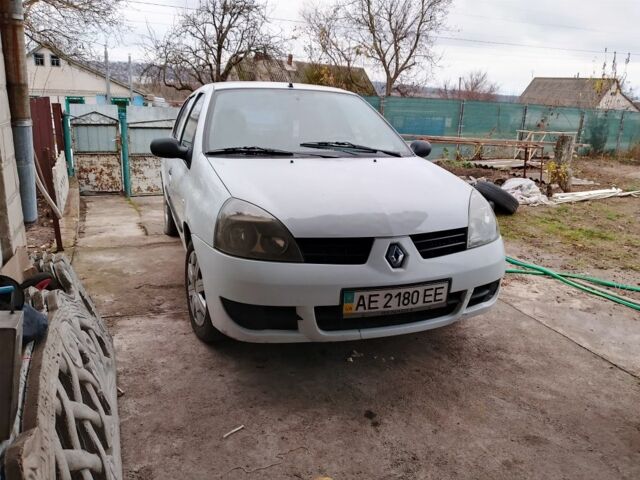 Белый Рено Симбол (Талия), объемом двигателя 1.4 л и пробегом 165 тыс. км за 2650 $, фото 1 на Automoto.ua