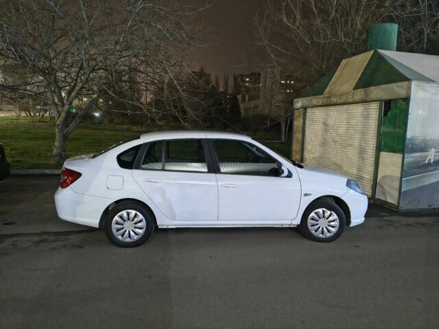 Білий Рено Сімбол (Талія), об'ємом двигуна 1.4 л та пробігом 145 тис. км за 4200 $, фото 1 на Automoto.ua