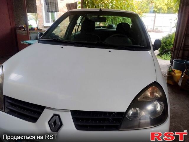 Білий Рено Сімбол, об'ємом двигуна 1.4 л та пробігом 150 тис. км за 3000 $, фото 1 на Automoto.ua