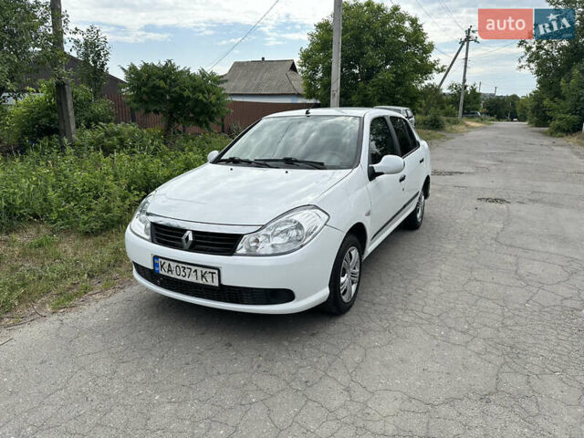 Белый Рено Симбол, объемом двигателя 1.2 л и пробегом 175 тыс. км за 4100 $, фото 1 на Automoto.ua
