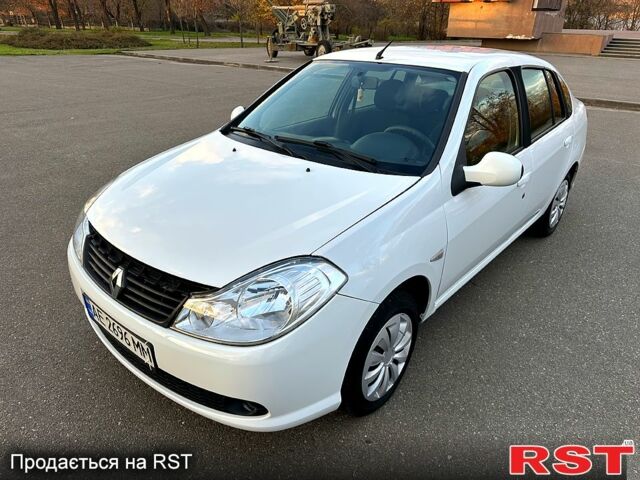 Белый Рено Симбол, объемом двигателя 1.4 л и пробегом 140 тыс. км за 3800 $, фото 1 на Automoto.ua