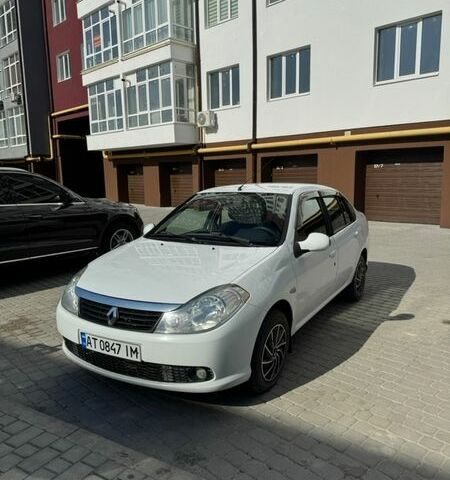 Белый Рено Симбол, объемом двигателя 1.39 л и пробегом 165 тыс. км за 4200 $, фото 1 на Automoto.ua