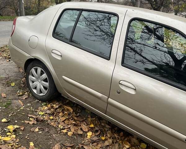 Бежевый Рено Симбол, объемом двигателя 1.4 л и пробегом 185 тыс. км за 3700 $, фото 1 на Automoto.ua