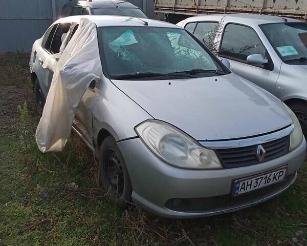 Сірий Рено Сімбол, об'ємом двигуна 1.39 л та пробігом 100 тис. км за 2000 $, фото 1 на Automoto.ua