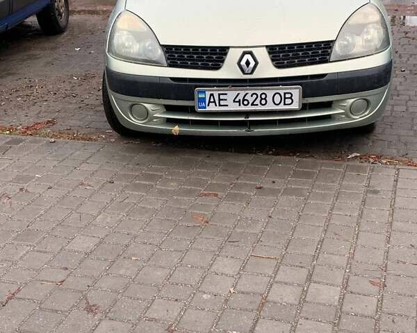 Зеленый Рено Симбол, объемом двигателя 1.39 л и пробегом 400 тыс. км за 2499 $, фото 1 на Automoto.ua