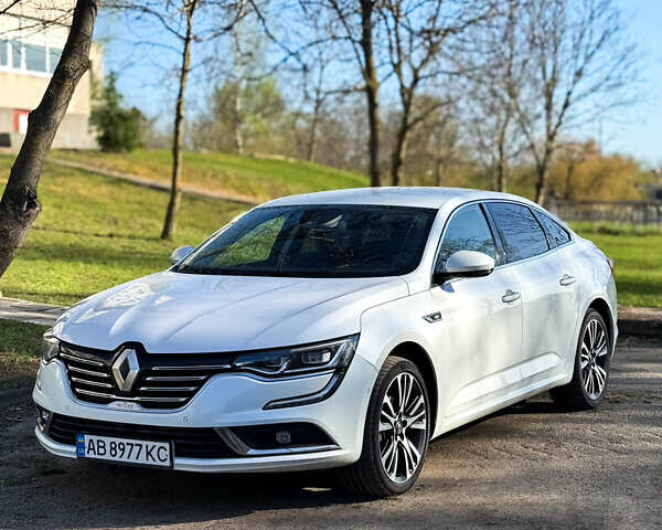 Белый Рено Talisman, объемом двигателя 1.6 л и пробегом 320 тыс. км за 16000 $, фото 1 на Automoto.ua