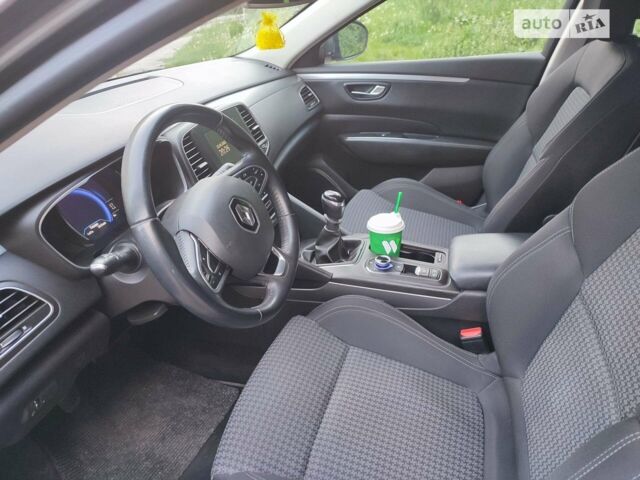 Серый Рено Talisman, объемом двигателя 1.5 л и пробегом 270 тыс. км за 14200 $, фото 1 на Automoto.ua