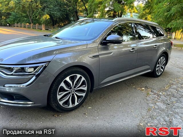 Серый Рено Talisman, объемом двигателя 1.6 л и пробегом 215 тыс. км за 14400 $, фото 1 на Automoto.ua