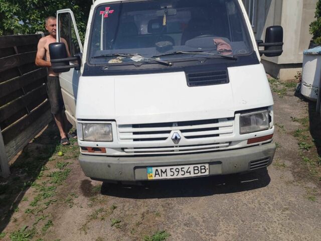 Білий Рено Трафік, об'ємом двигуна 1.9 л та пробігом 250 тис. км за 1342 $, фото 1 на Automoto.ua