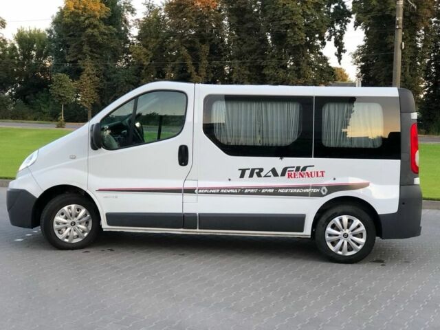Білий Рено Трафік, об'ємом двигуна 2 л та пробігом 205 тис. км за 7986 $, фото 1 на Automoto.ua
