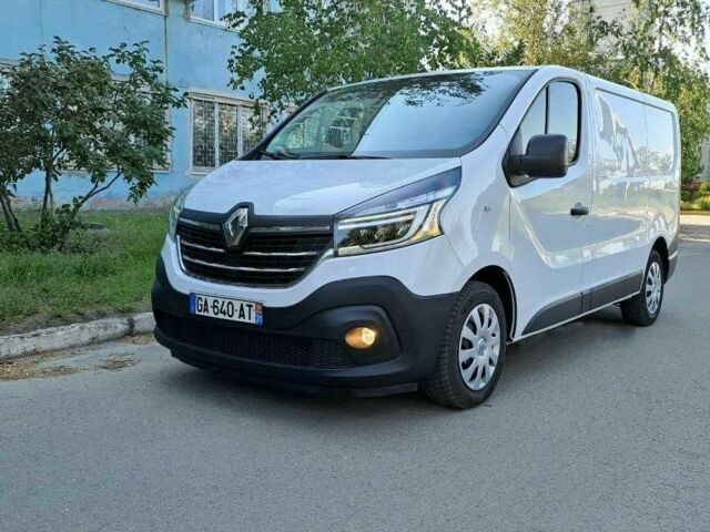 Белый Рено Трафик, объемом двигателя 2 л и пробегом 198 тыс. км за 17907 $, фото 1 на Automoto.ua