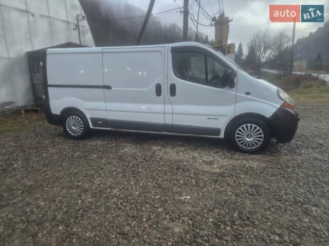 Белый Рено Трафик, объемом двигателя 1.9 л и пробегом 176 тыс. км за 4999 $, фото 1 на Automoto.ua